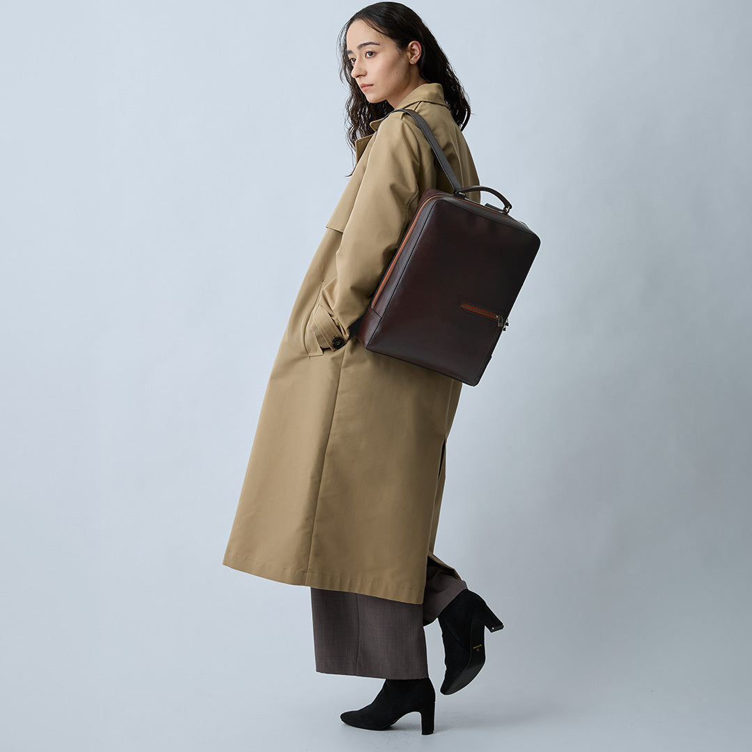 Antique Square Backpack Line Accent
