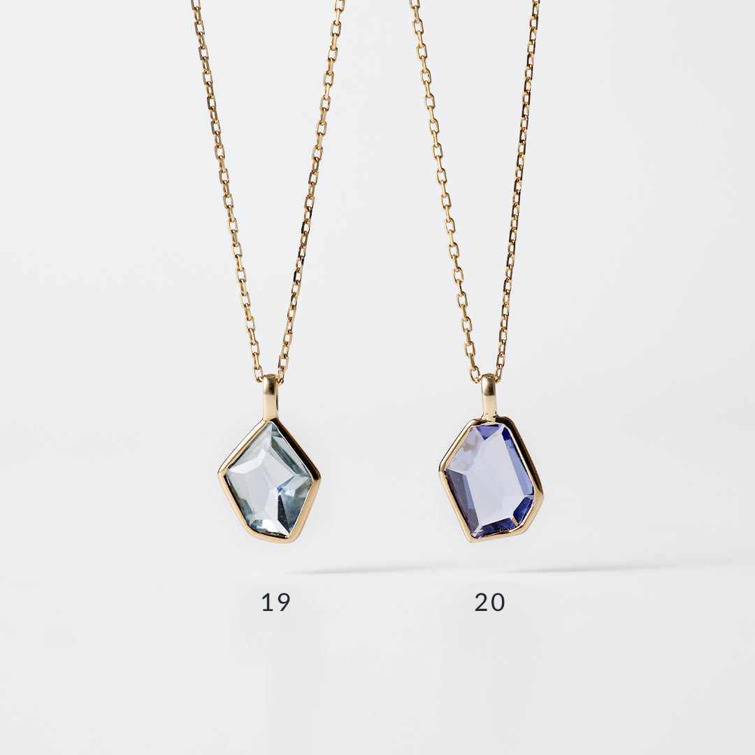 Pale Sapphire トップ