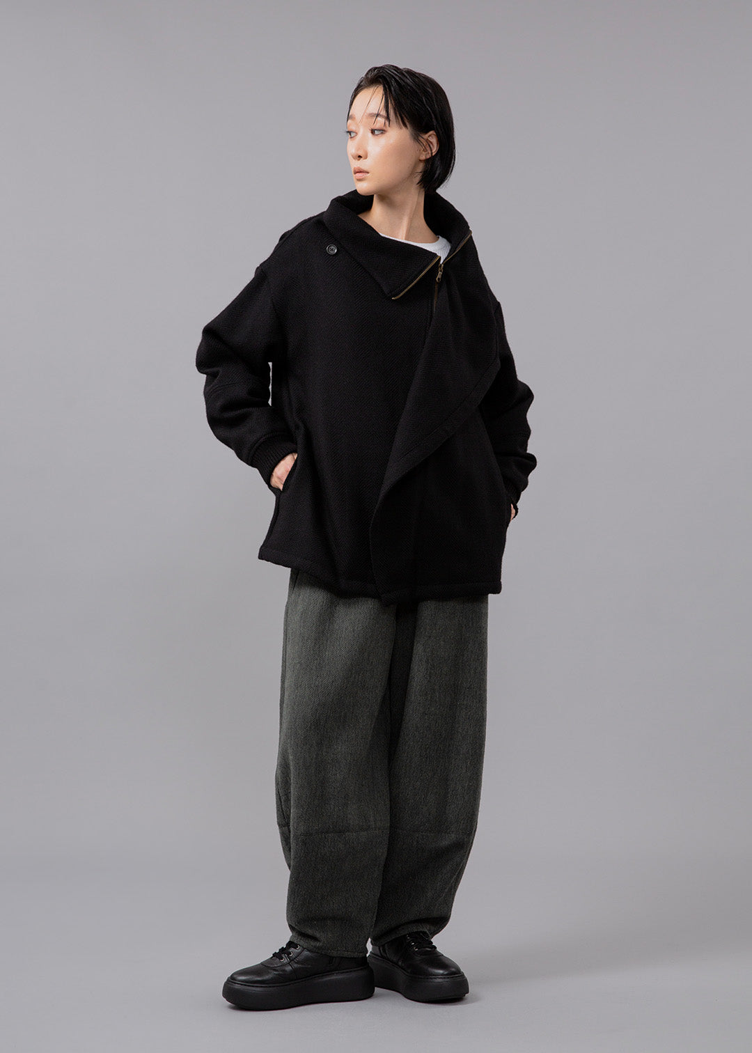 Nomad High Neck Drape BZ Modura
