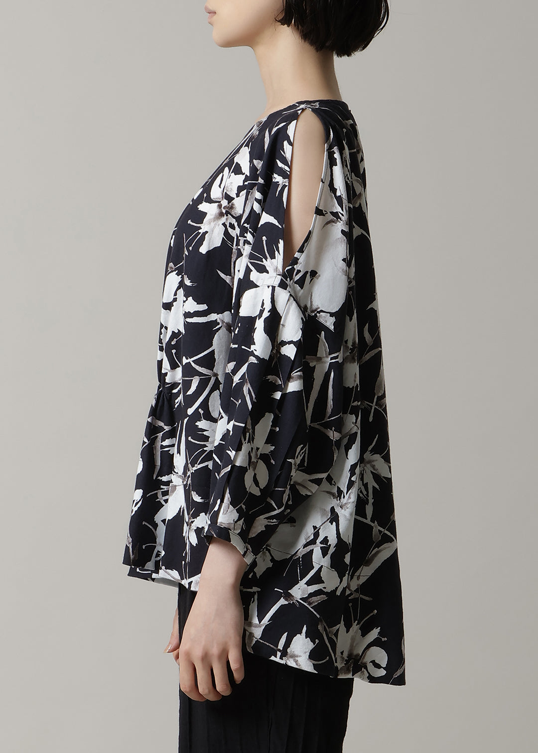 Yuragi Open Shoulder BL Print Khadi