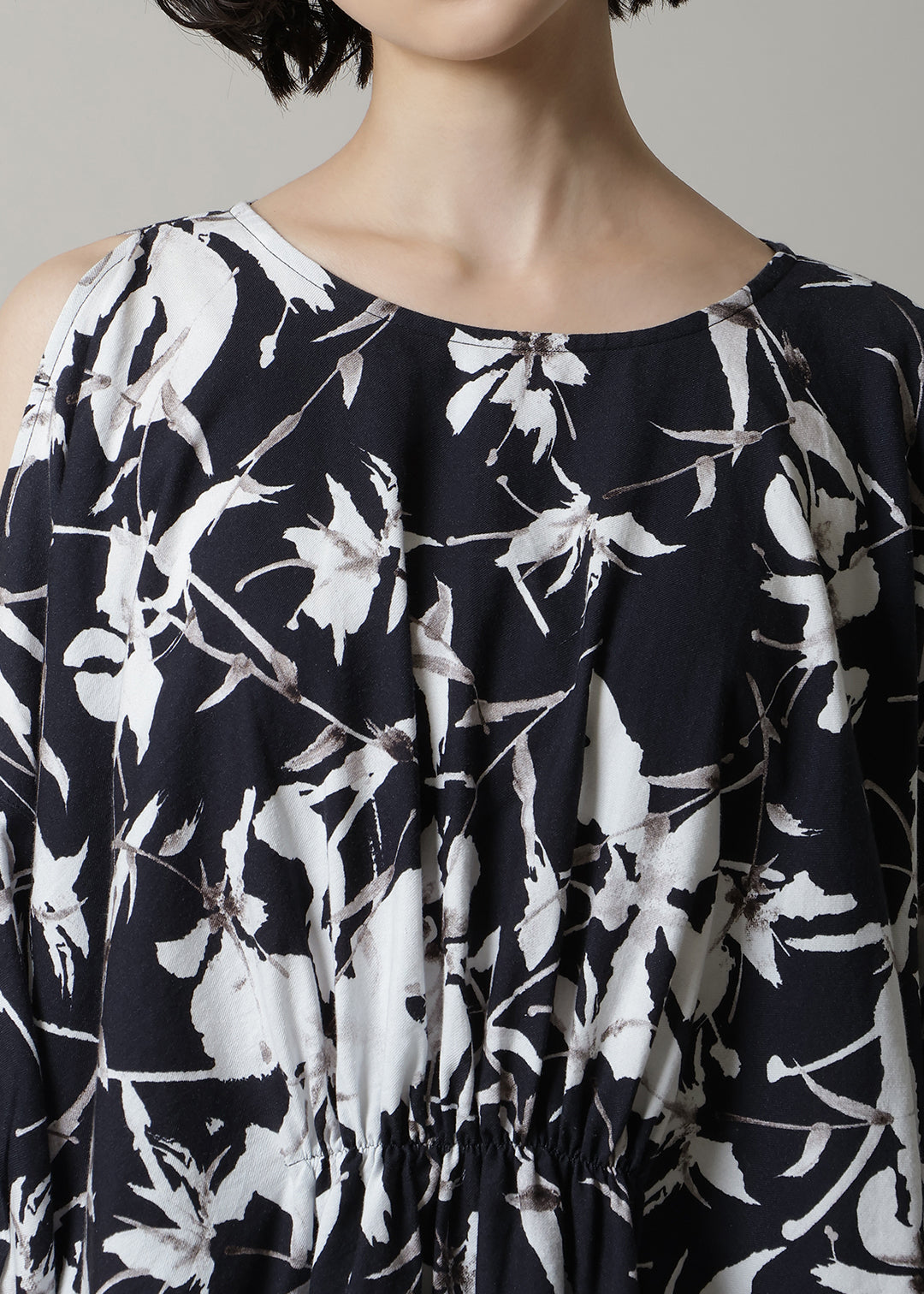 Yuragi Open Shoulder BL Print Khadi