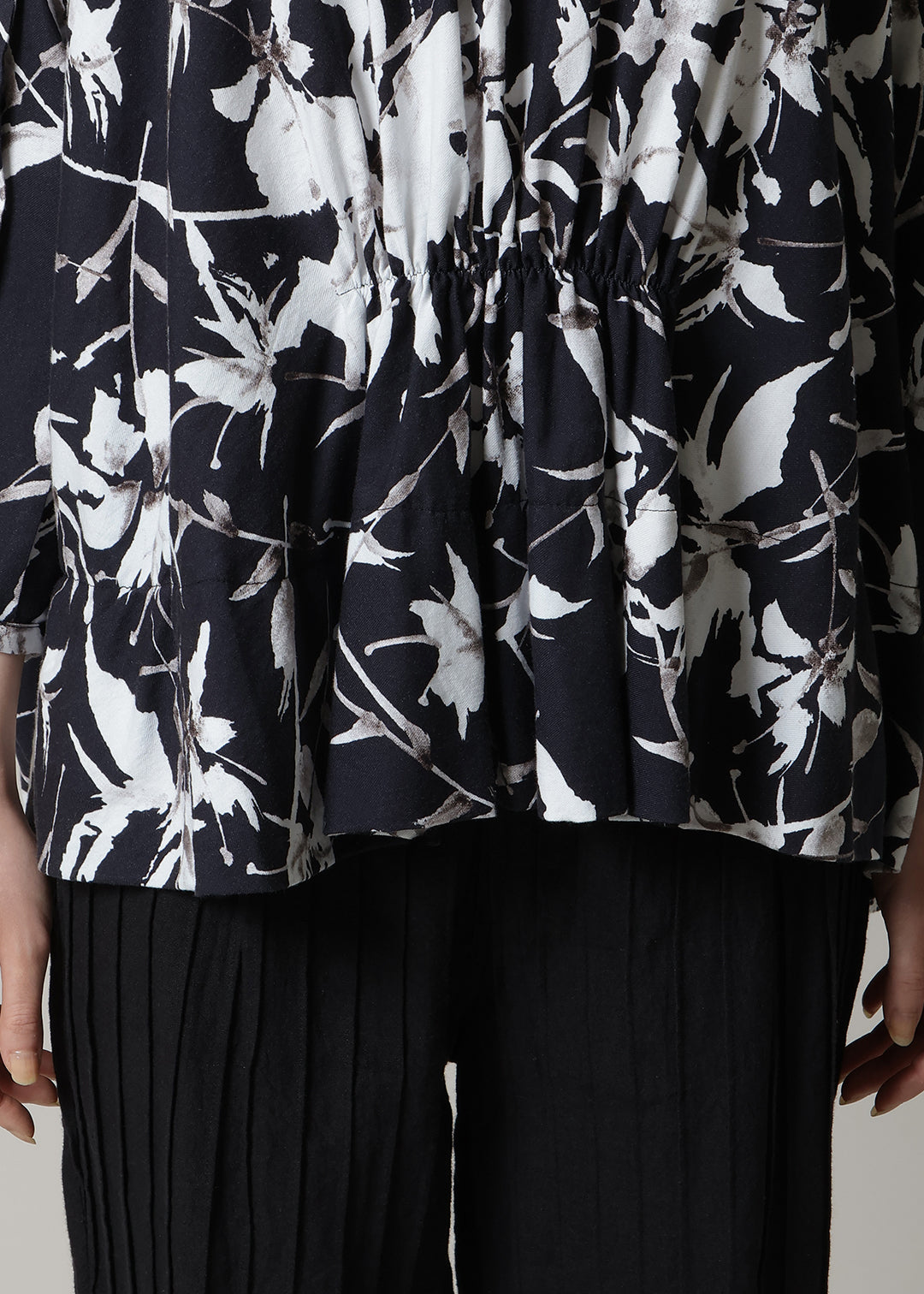 Yuragi Open Shoulder BL Print Khadi