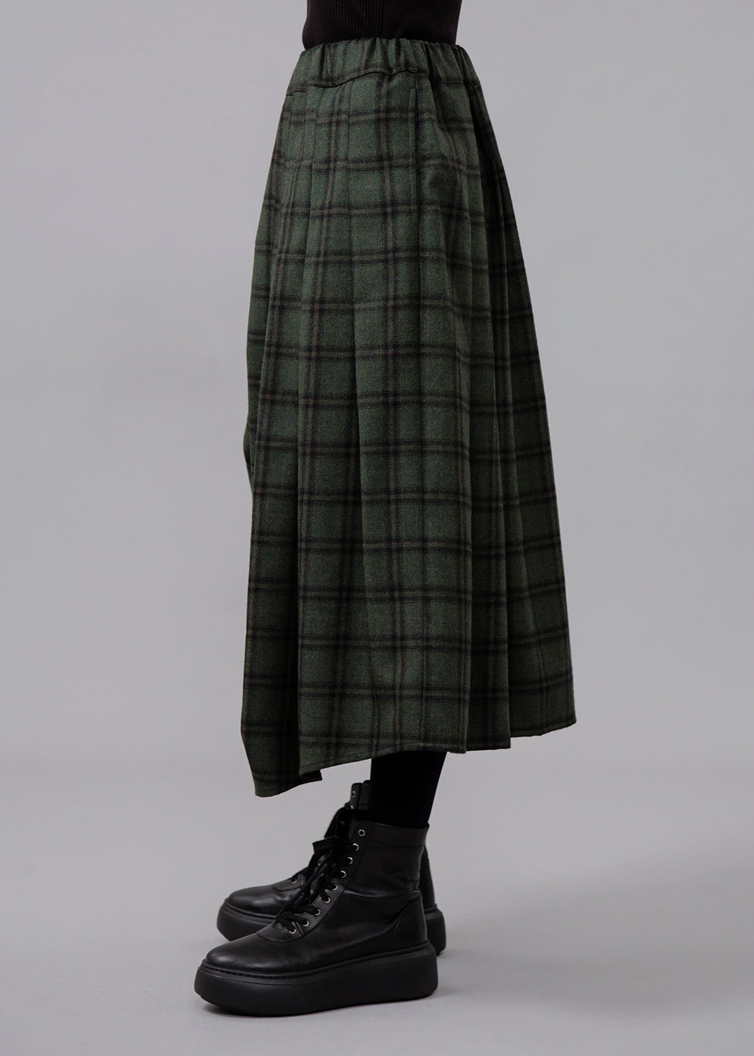 Sculpted Drape Tuck SK Winterella